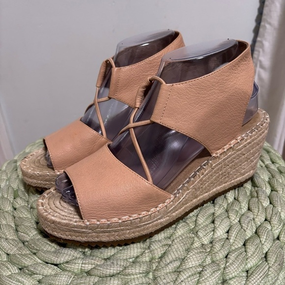 Eileen Fisher Whim Nude Leather Espadrille Wedge Slip On Sandals NWOB - Picture 1 of 9